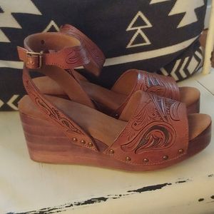 Tooled leather wedge